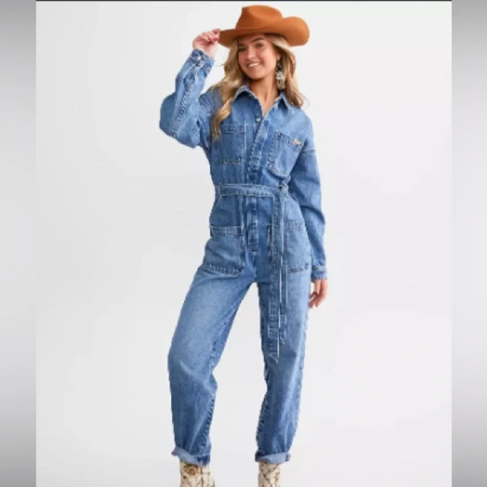 Shoe Dazzle Womens SZ Large Blue Denim jumpsuit long sleeve Zip Up - Picture 1 of 16